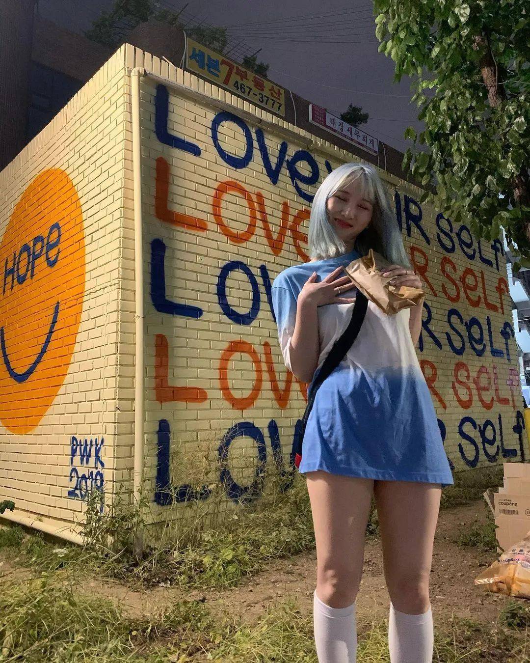 在说唱节目上逆袭的女rapper,又飒又低调谁不爱?_ash-b