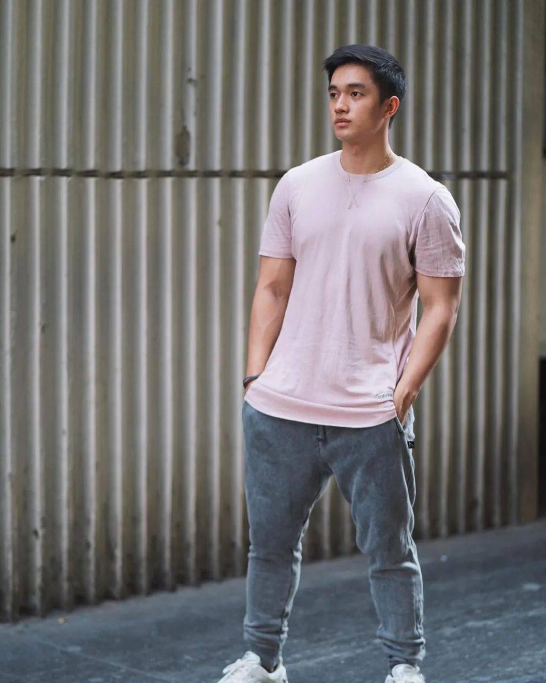 豫章王周一围惊现好身材