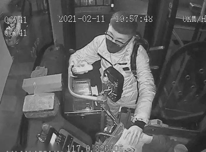 给男生送什么礼物最感动 703beda228f849d481cb4f1312fcda51.jpeg