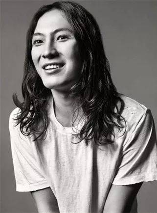 著名设计师王大仁被多名男性指性行为不端