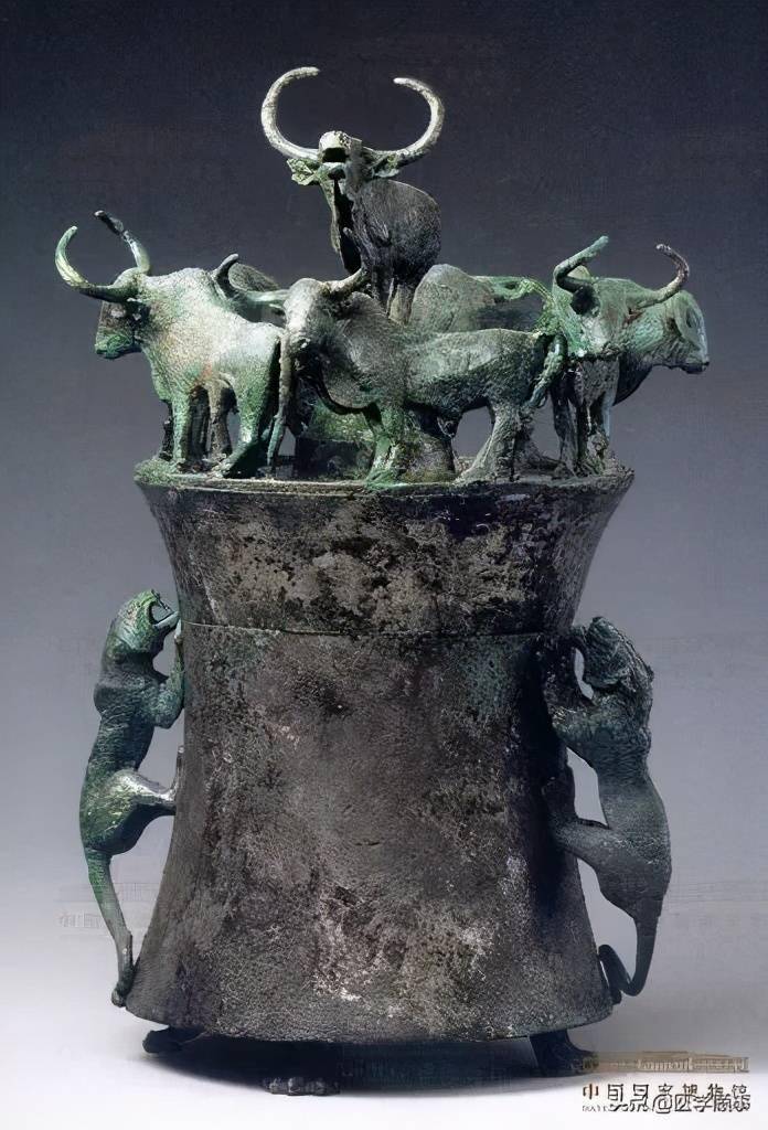 七牛虎耳青銅貯貝器· 西漢 (古滇國)· 阿匹斯神牛· 古埃及