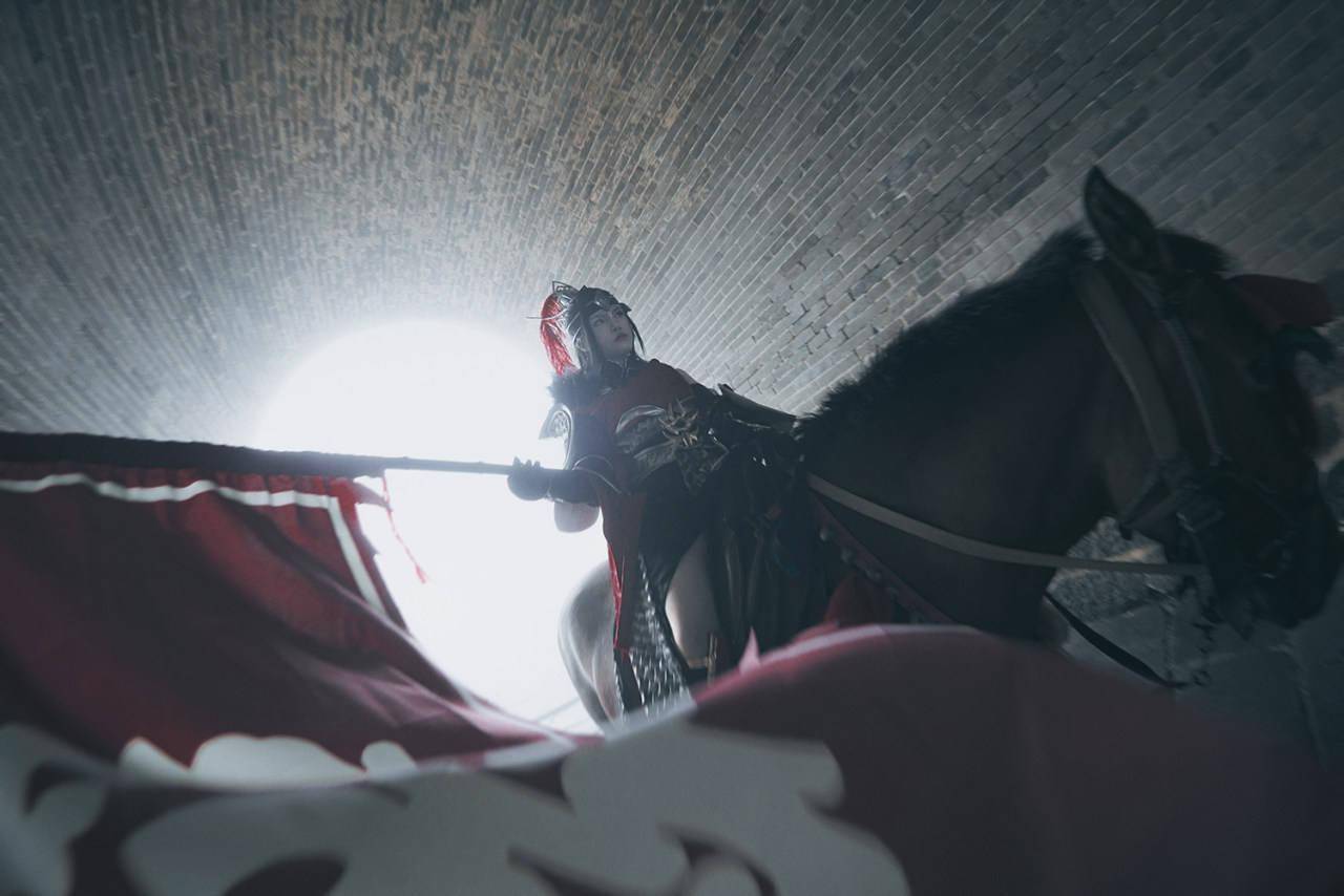 剑网三·天策 · 破虏军娘cosplay ——"不负铠甲,不恋红妆"