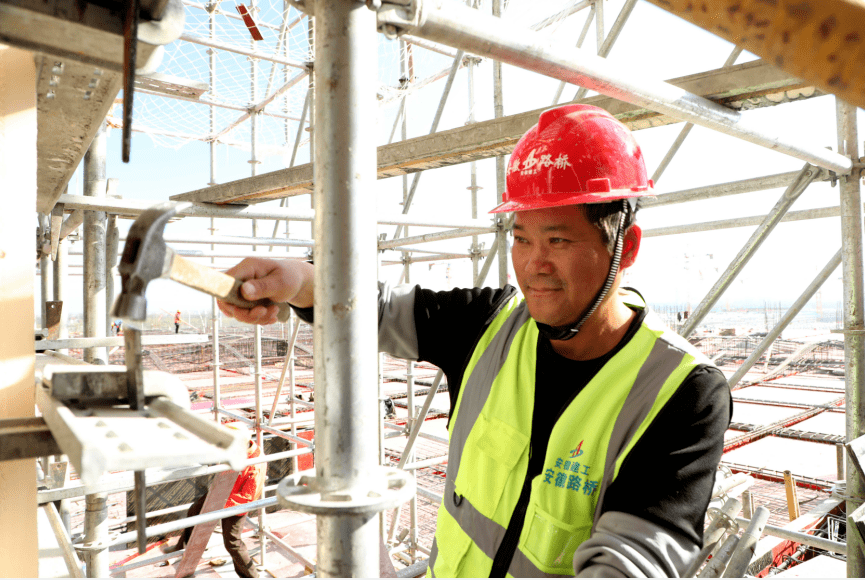 英力电子货币资金0.4亿流动负债6亿 大客户