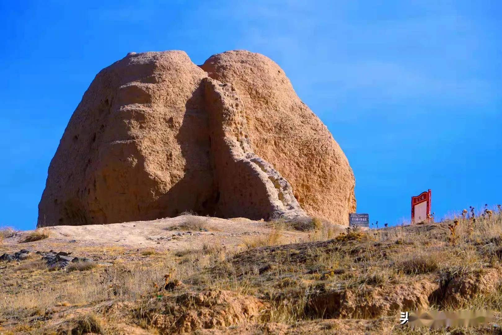 甘肃武威大靖明长城烽火台-达公墩_青山