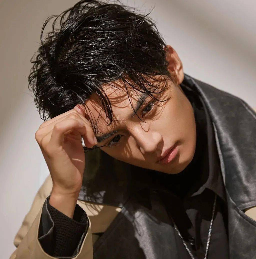 微信头像周峻纬