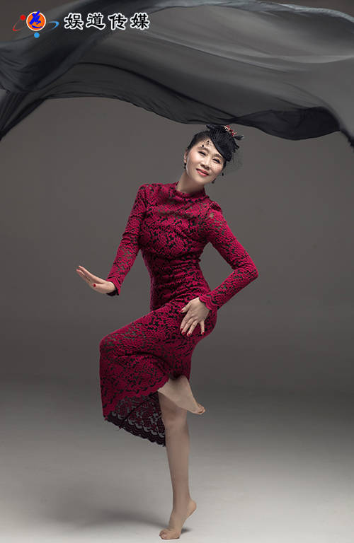 舞蹈家夏冰最新舞蹈剧《破茧》剧照发布