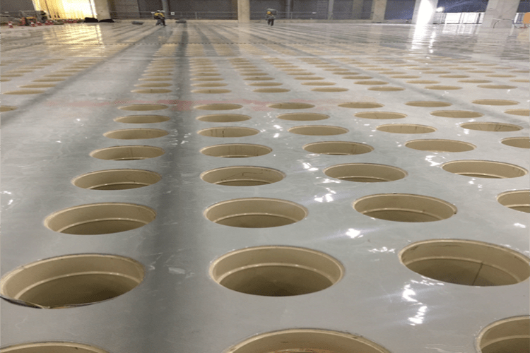 墙柱,格构梁,华夫筒)洁净室生产车间墙面:无溶剂环氧自流平涂装,无