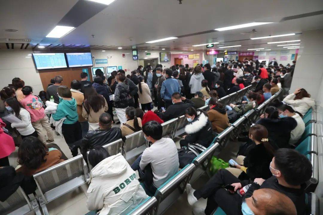全球最大医院就诊病人井喷看看医生咋说