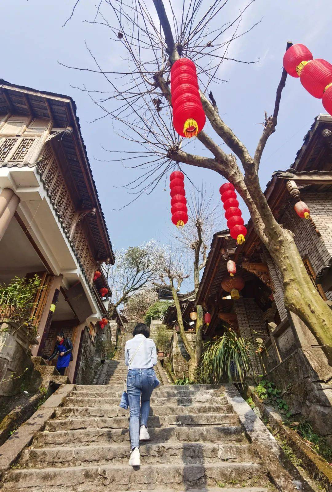走趁春暖花开去灵岩山踏青赏花