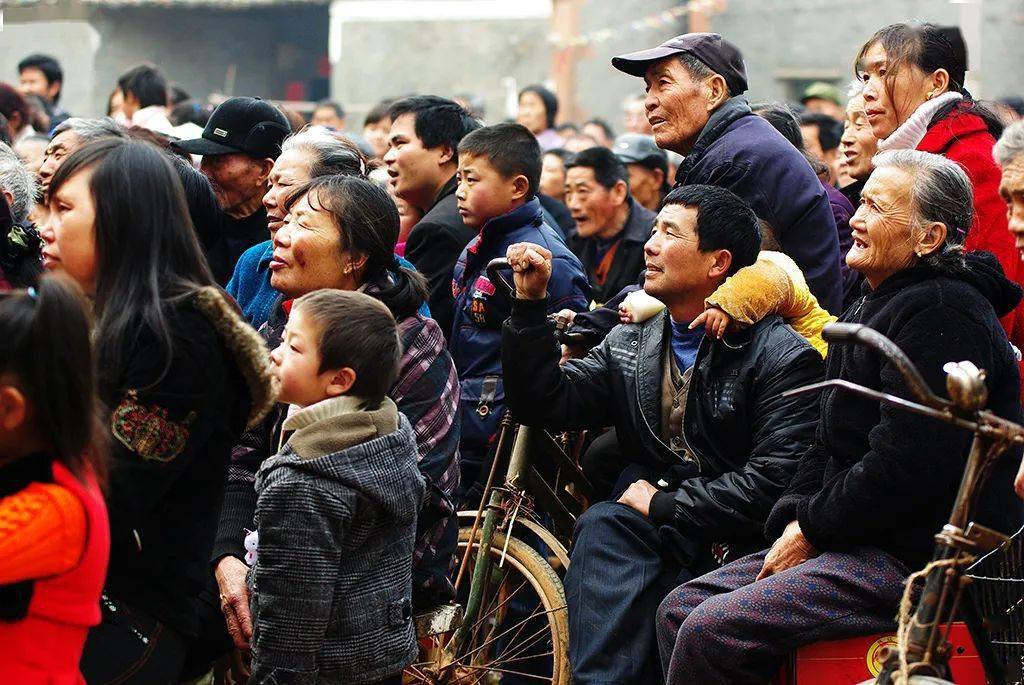 船歌》作品《触摸》邹苏斌部分作品展示邹苏斌,1987年出生,江西乐平人