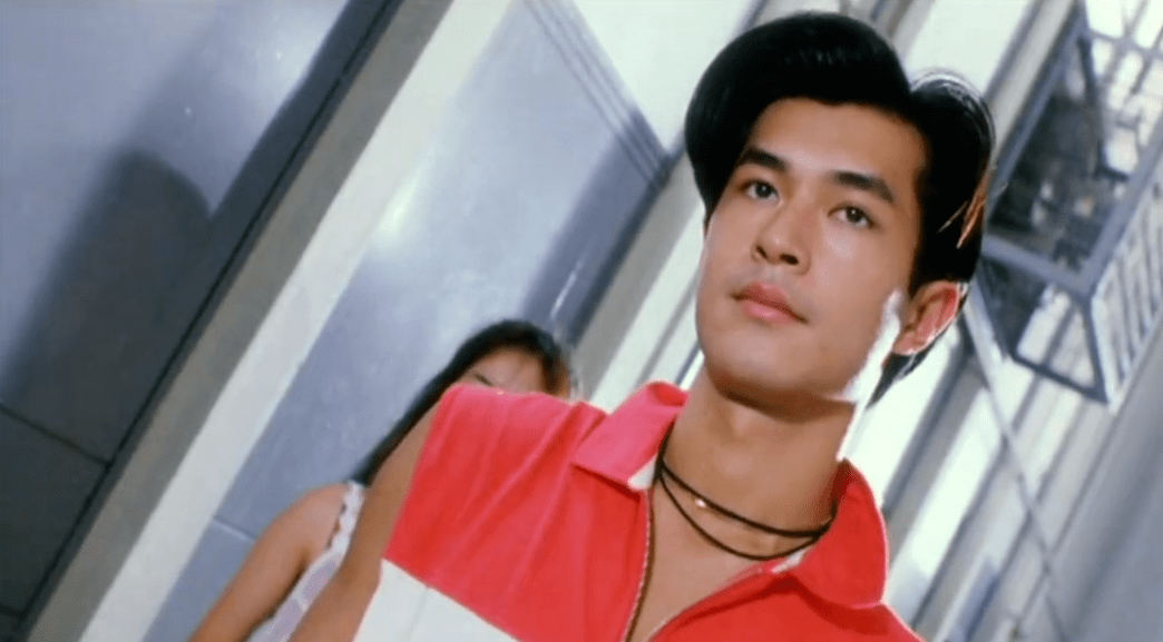 编剧甚至为每个篮球选手都取了一个武侠风的绝招,诸如:霹雳雷电斩