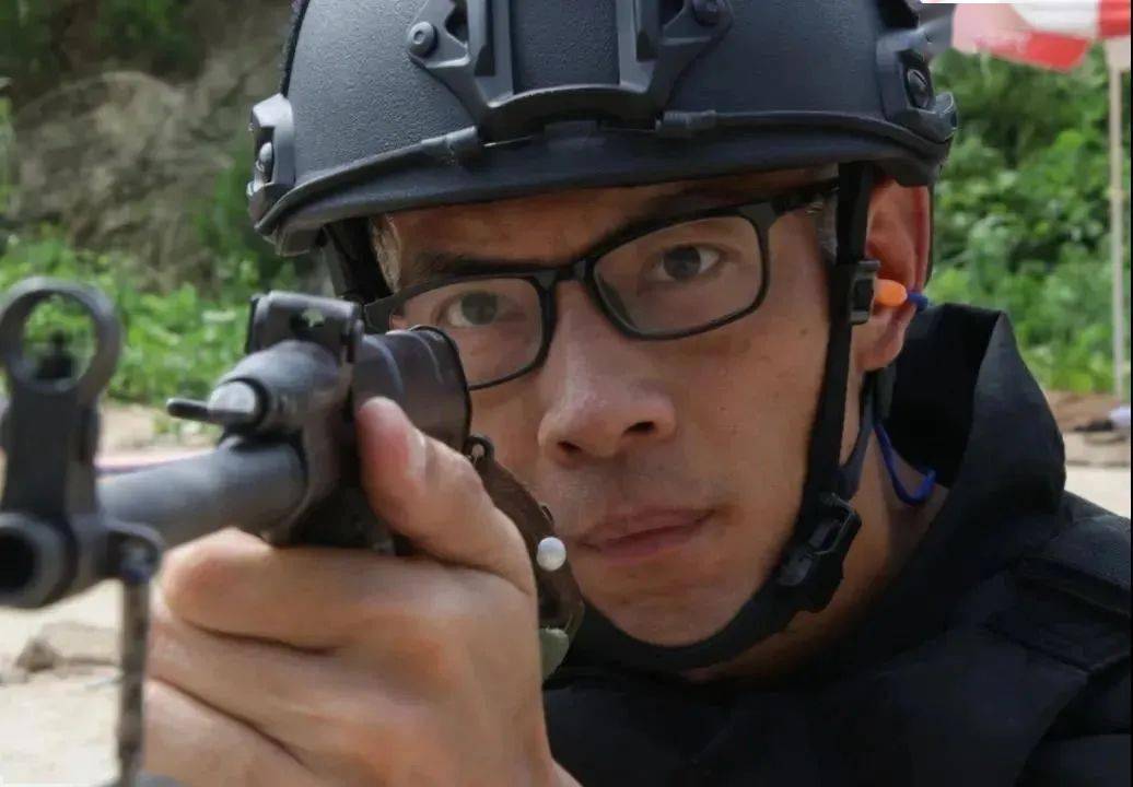 警察故事蔡晓晖拼出来的硬核特警