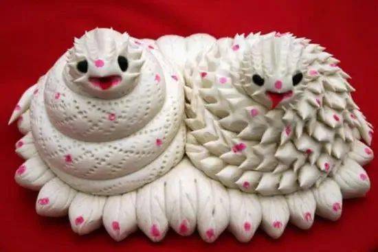 "正月十三,在即墨农村有制作"圣虫"的习俗,这一天,村里的妇女们三五家