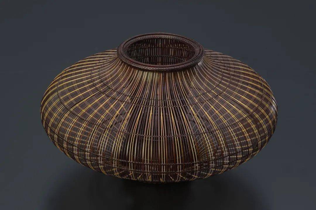 在当时汉风盛行的大阪地区,竹艺作品逐渐从日常的手工艺品发展为供人