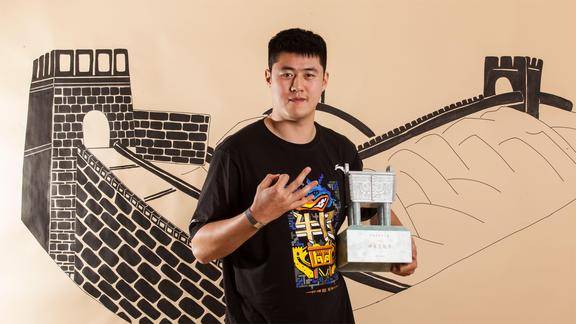 中国男篮国手张松涛宣布退役随首钢夺两连冠隔扣易建联成经典