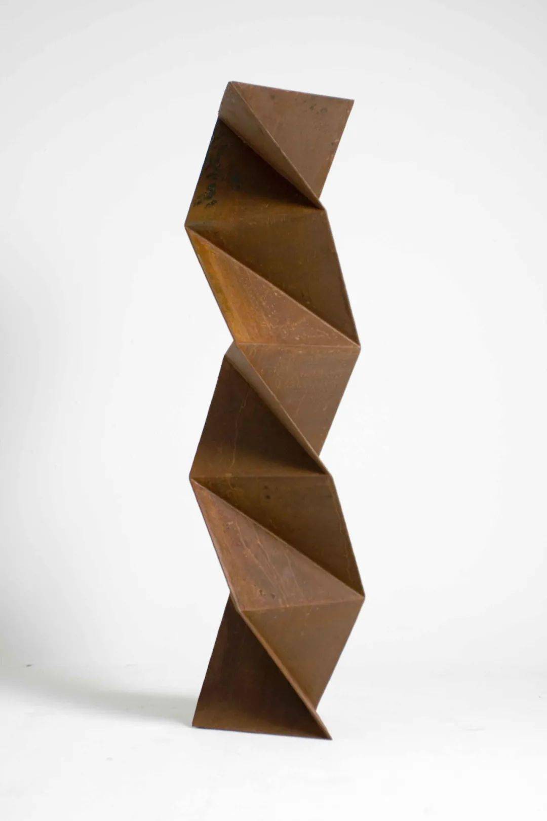 雕塑的抽象形式_推广