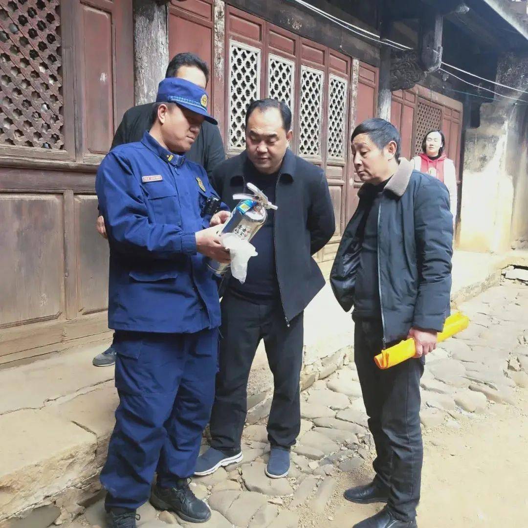 鹤庆2月16日,宾川县委常委,政法委书记李宇,副县长,县公安局局长赵柱