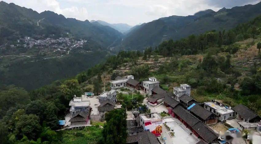 铜仁人口有多少2021_铜仁有什么烟(2)