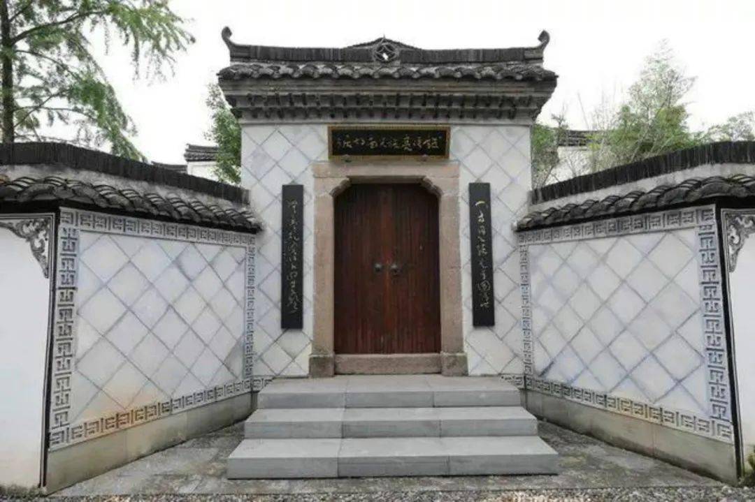 省级文物保护单位施复亮,施光南故居位于金华市金东区源东乡东叶村.