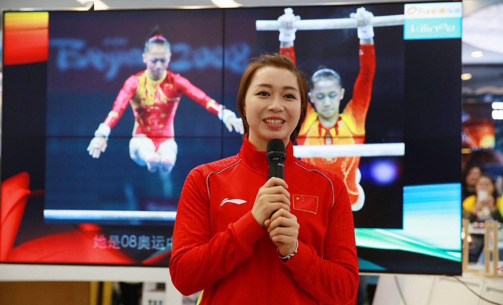 2010年,杨伊琳还参加了广州亚运会,获得了团体冠军,不过体操女运动员