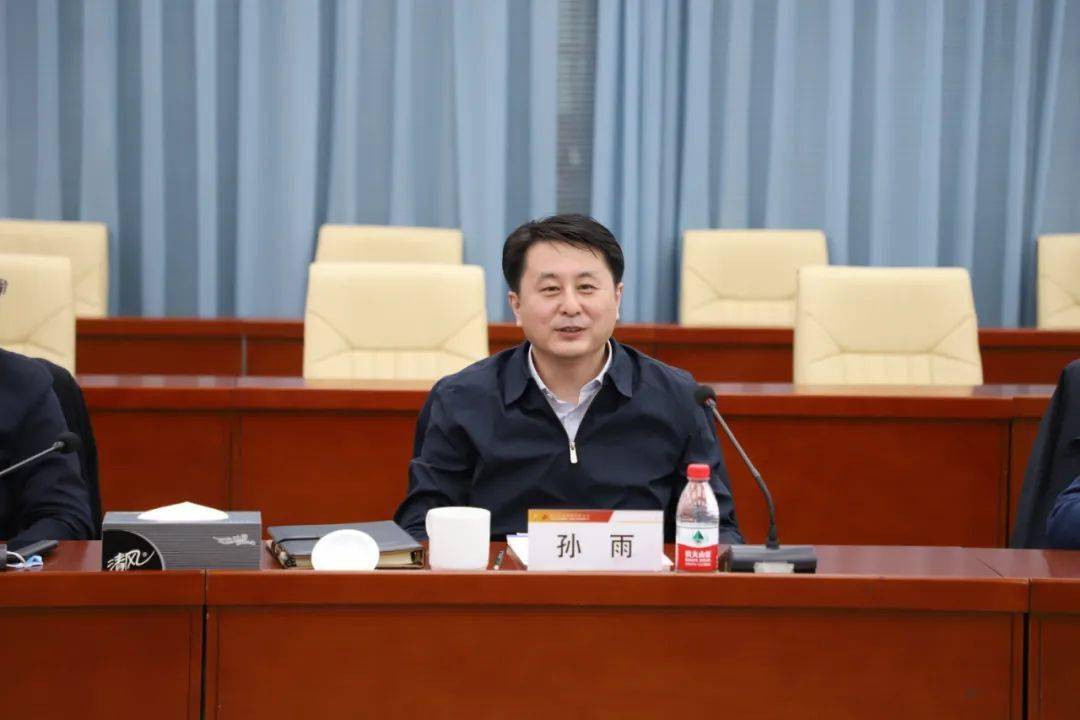 辽宁出版集团有限公司相关部门负责人分别围绕文旅项目合作情况和集团