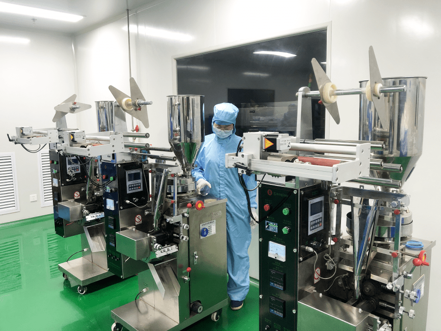 打造一所有温度的医院三十四制剂室进行生产环境检测
