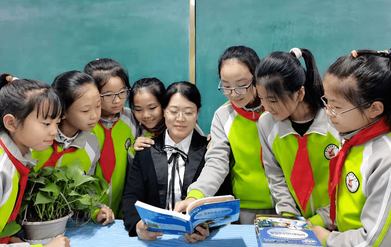 三尺讲台播撒爱润得桃李幸福开--记肇东市实验小学教师李晓亮"记得有