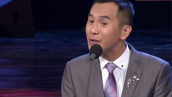 陈印泉有多能耐不妨看这段相声跟侯振鹏合作笑哭你笑动剧场