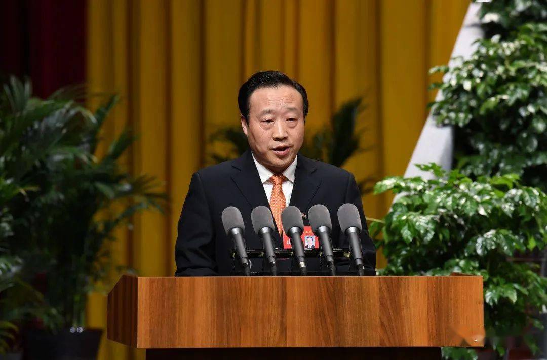 快讯区十七届人大五次会议开幕02秦文敏作政府工作报告