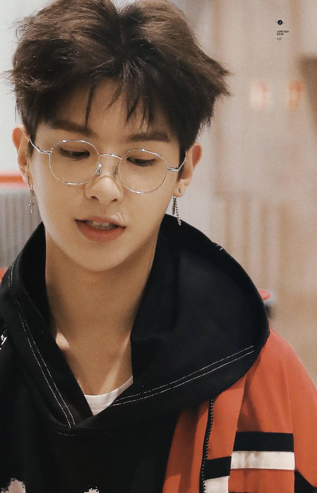 justin存在即可爱 守护小贾的宝贝兔牙人人有责!