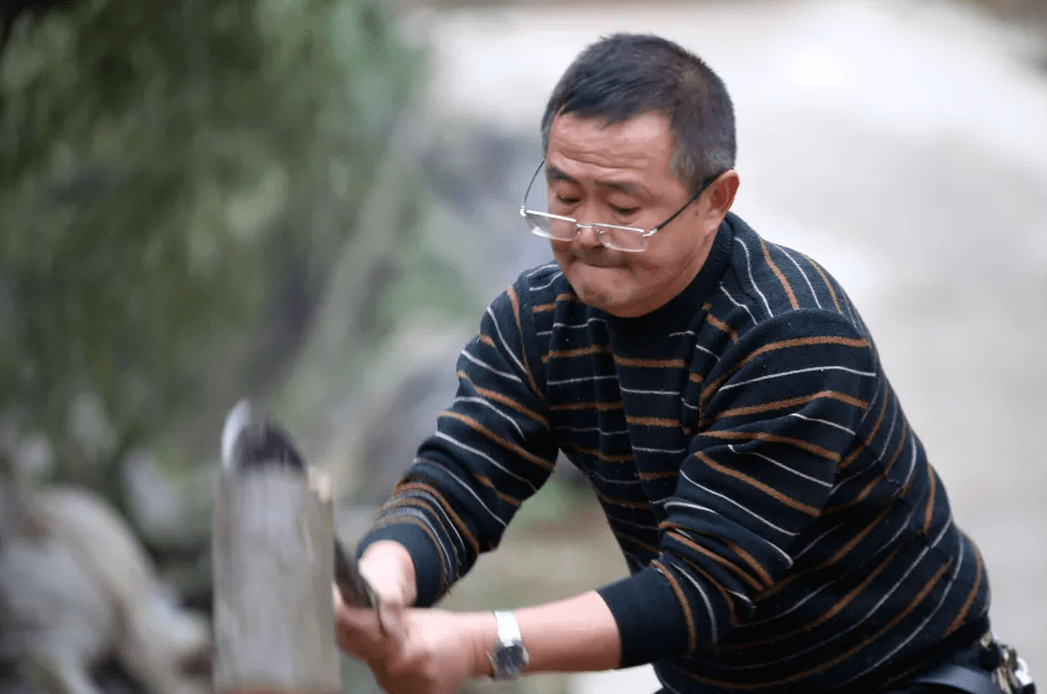 张进的扶贫故事共享秋裤共赴小康