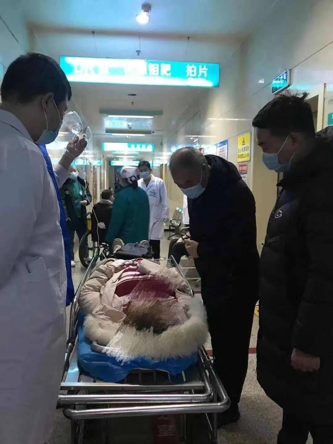 凌晨发生交通事故汝州这家医院上演生死时速