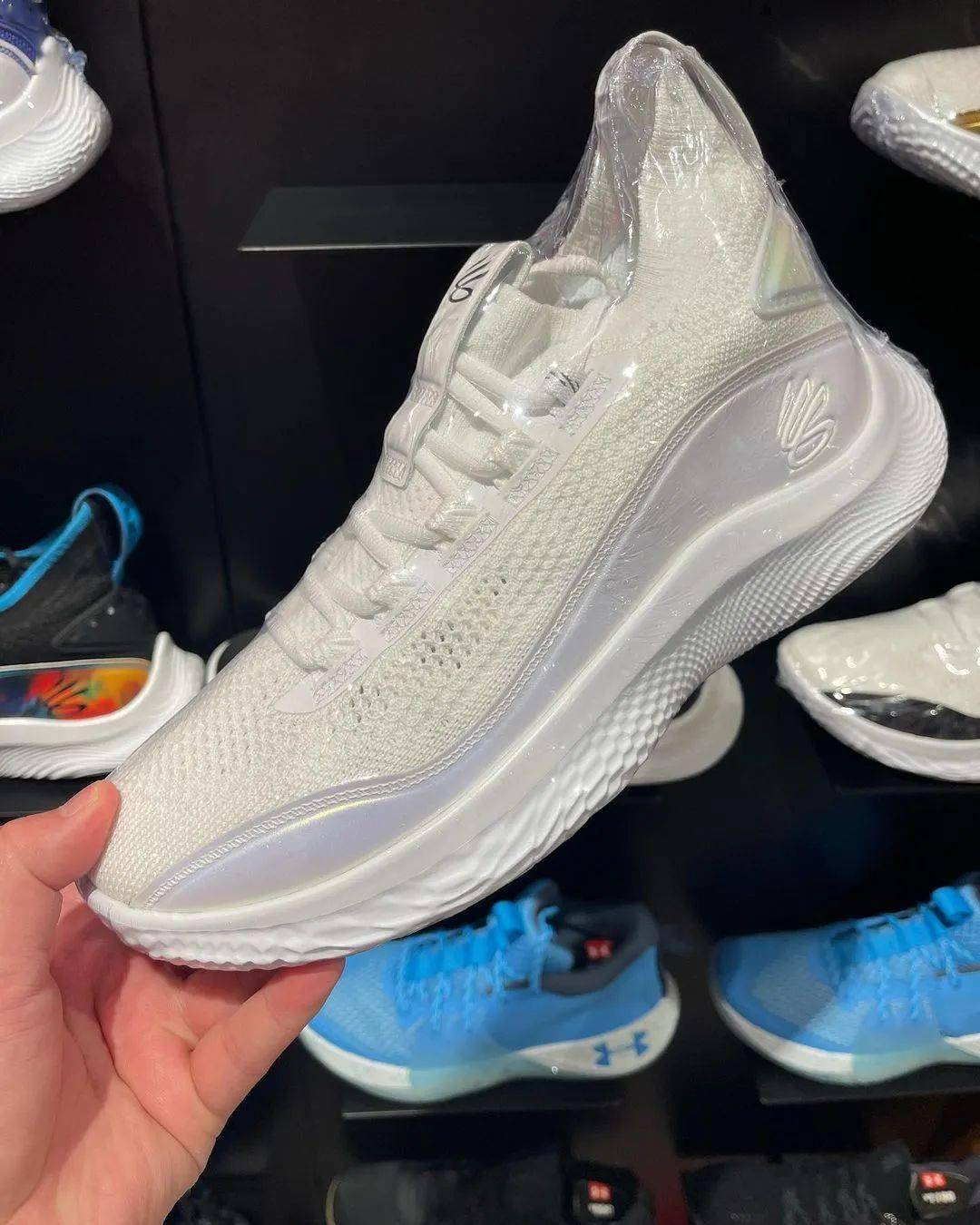 实战新语库里8的新配色怎么让我想起了怒买韦4全明星的八双哥