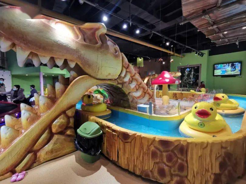 哈西西城红场三楼体验侏罗纪的考古乐趣199元享76元恐龙考古乐园套餐