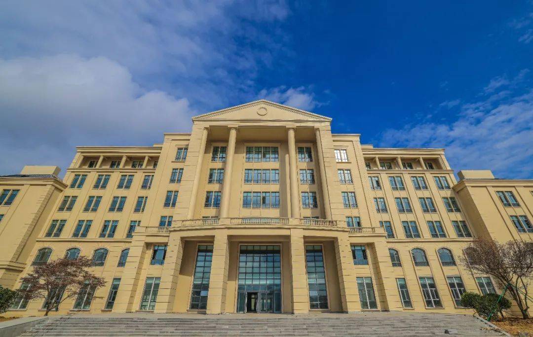 荣成三中新校舍正式启用