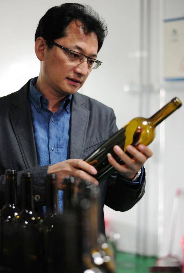 利思酒庄李学仁 我要当个贺兰山东麓葡萄酒产业发展的 拓荒牛 销售 利思酒庄李学仁 我要当个贺兰山东麓葡萄酒产业发展的 拓荒牛 销售