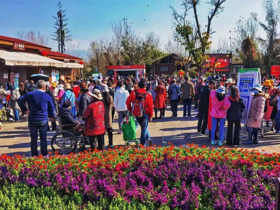 过年玩的烟花炮 aa2f475594fe483c9e1ceec65dc46f9f.jpeg