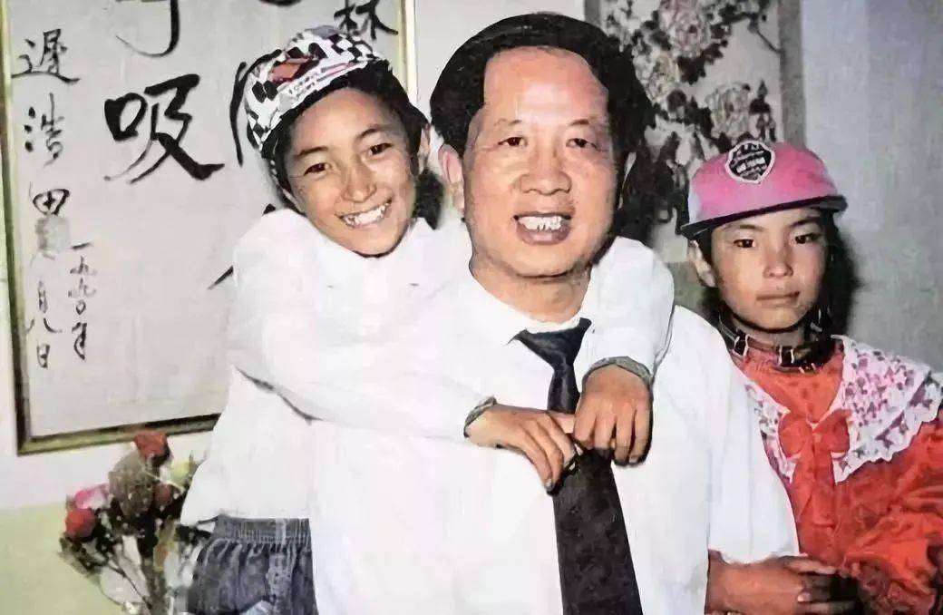 百年瞬间孔繁森