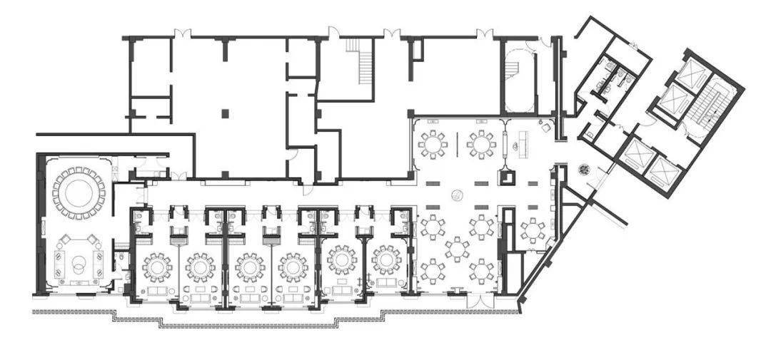 63 冰雪酒店-中餐大厅把现代用餐体验和传统中国饮食结合使其相得