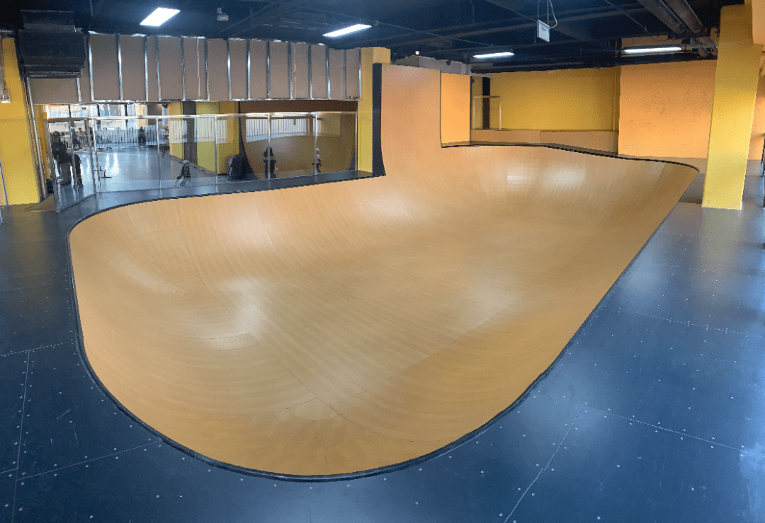 【探店】高娃带你玩转燃烧冰昌平滑板公园!