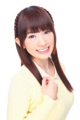 因出演《偶像大师:灰姑娘少女》系列中的樱井桃华而为人熟知的声优照