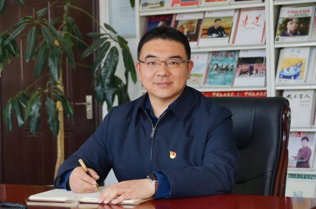 寄语新学期延庆四中校长解维心怀家与国奋发新时代做明礼有为的四中人