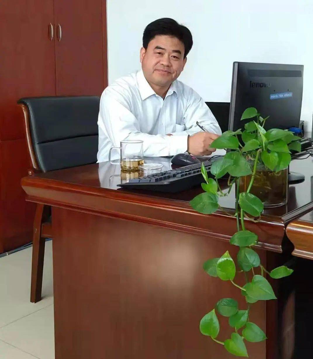 赵秉志,笔名:月竹,山东省东营市利津县人,现供职于国家税务总局东营市