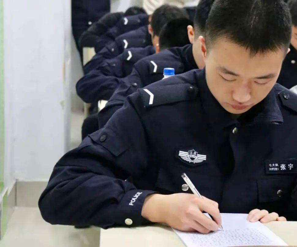 警校生的开学仪式感