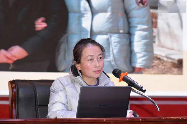 五数教研组组长张玲玲老师,通过一个个数字,让我们看到了取得省抽测