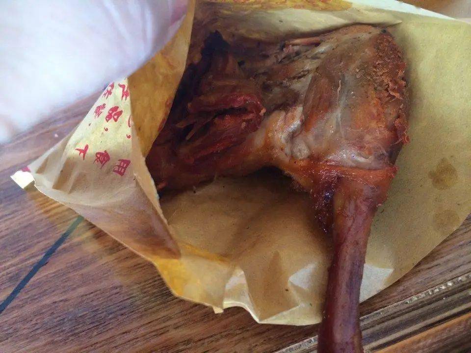 上世纪上饶火车站专属的美味特产,整个车厢都在啃,简直太香了_鸡腿