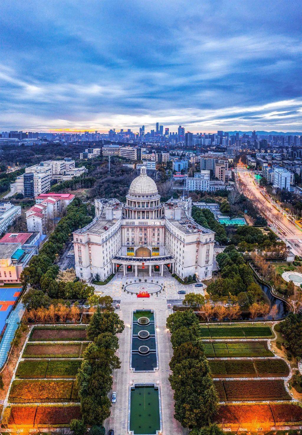 南京首次上榜gdp十强城市央视_南京各区gdp