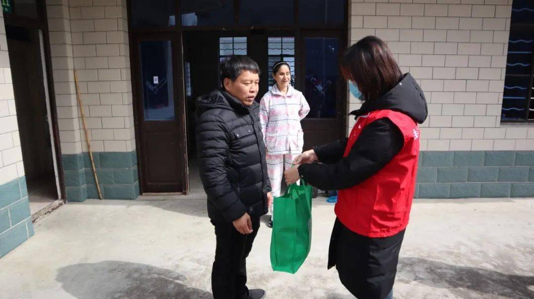 怎么当志愿者帮助残障人士 c986c6c561d2456d88287c9e8f3b4a06.jpeg