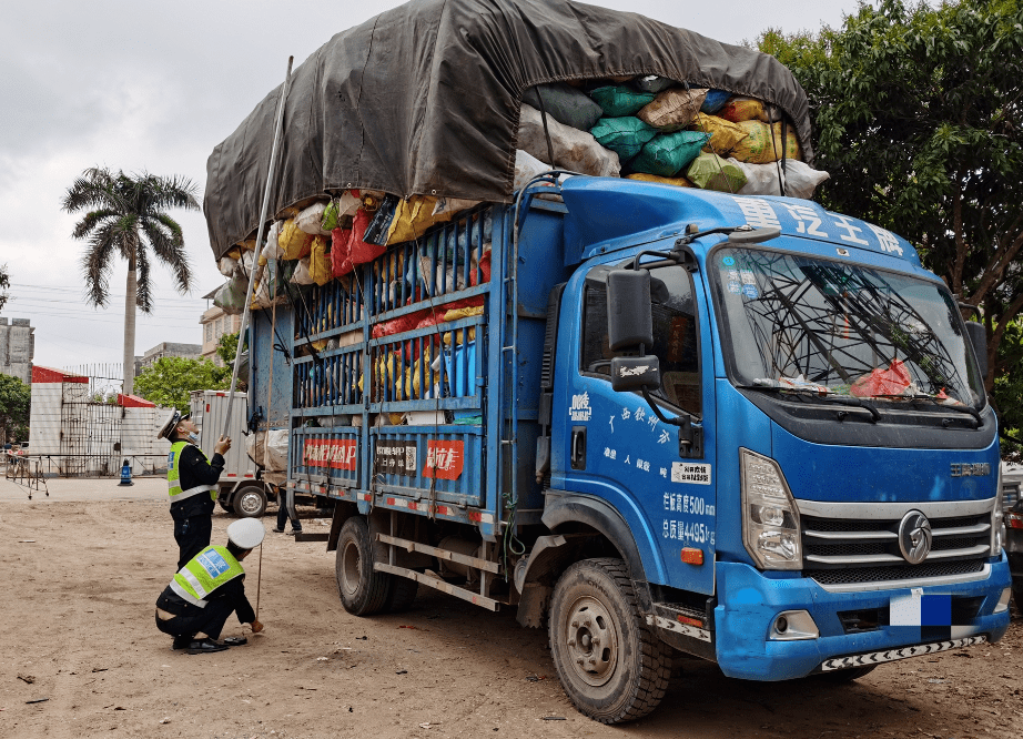 超限超载507起!广西钦州6辆"牛"车居榜首