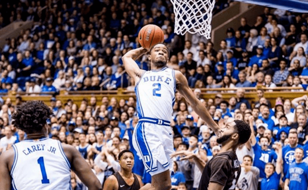 但他的来头并不小,高中在大名鼎鼎的塞拉峡谷高中,是布朗尼的学长.